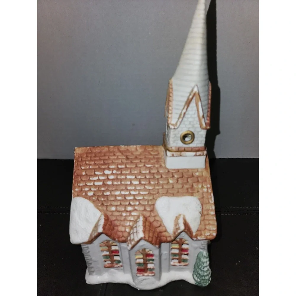 Vintage 1989 NOMA Dickensville Church Porcelain Light House No‎ Cord